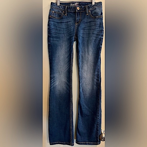 Wrangler Women's Boot Cut Jeans 09WMNZMS 1/2 X 32 - Picture 2 of 14
